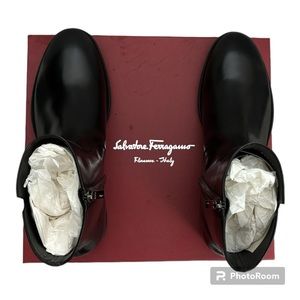100% Authentic Salvatore Ferragamo Ankle Boot-Black